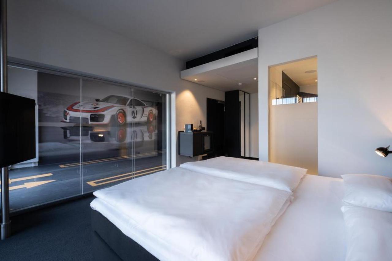 V8 Hotel Koeln At Motorworld Eksteriør bilde